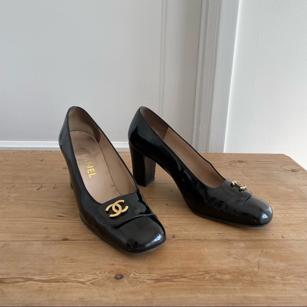 Vintage 80s Chanel Black Chunky Heels sz 37.5 (US 7)